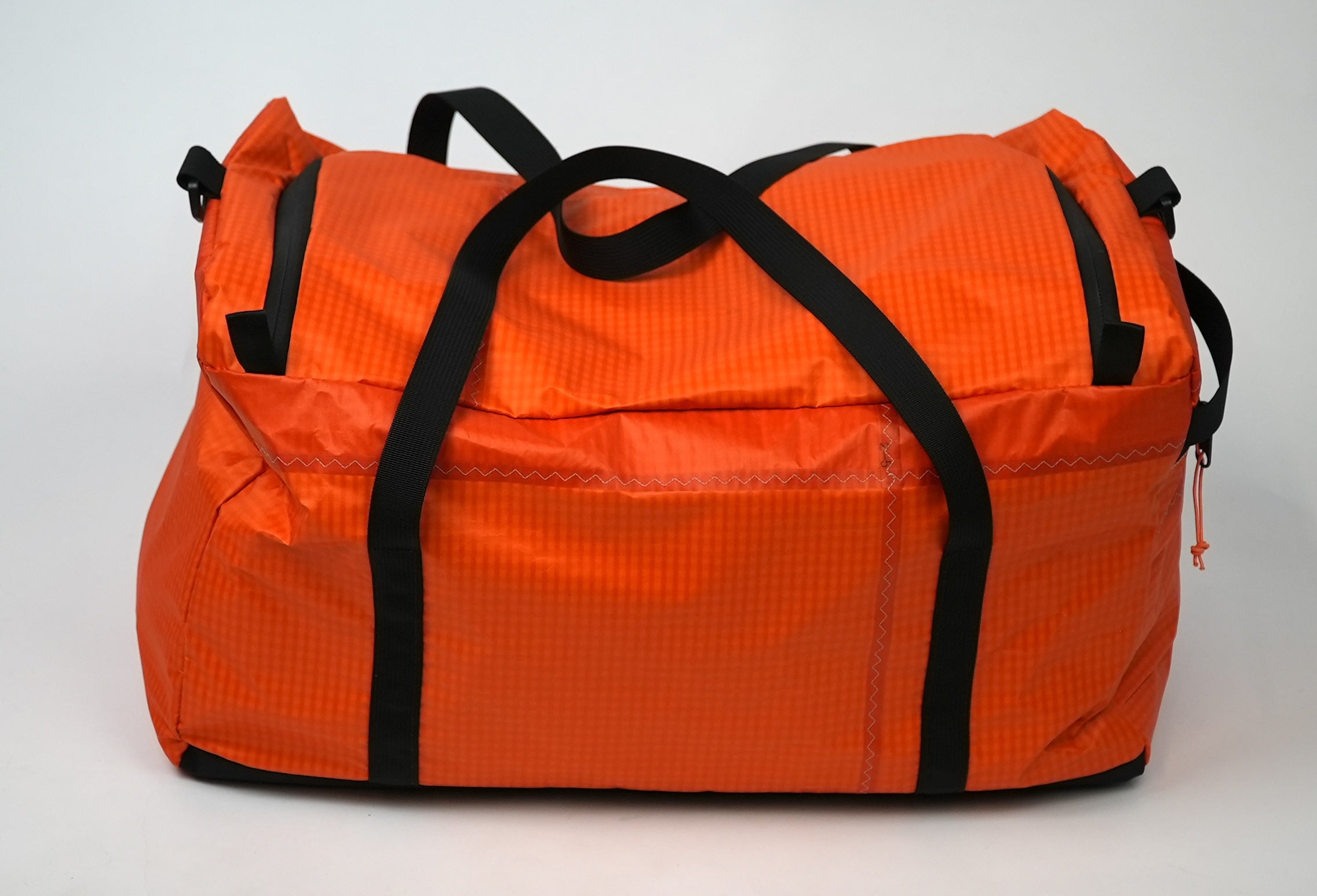 BEAMS - JONES Scout Duffle Heather orangeダッフルバッグ Uzip Duffle - Made from Upcycled Kites – Slingshot Sports