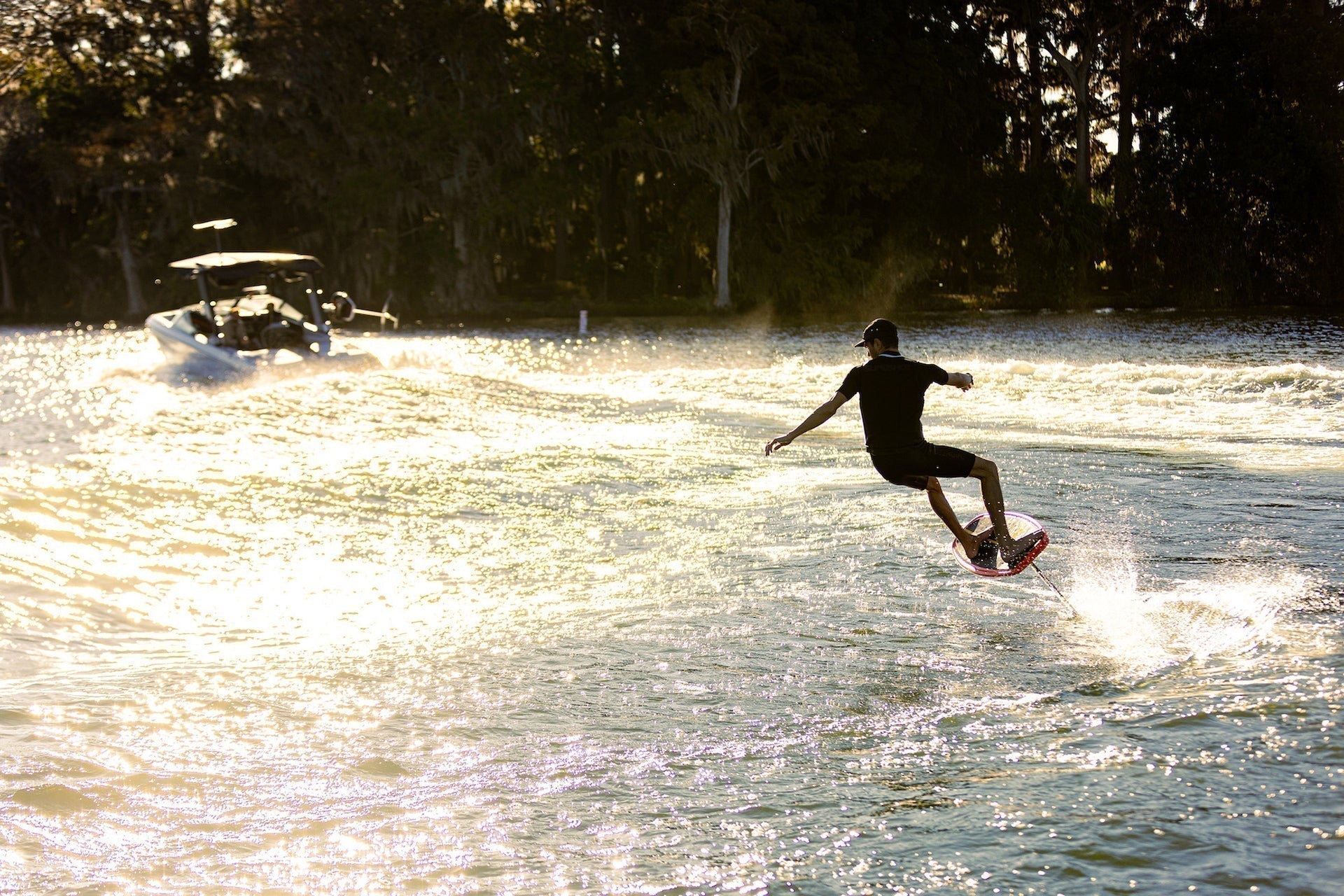 Comment configurer son bateau pour le Wake foiling ?